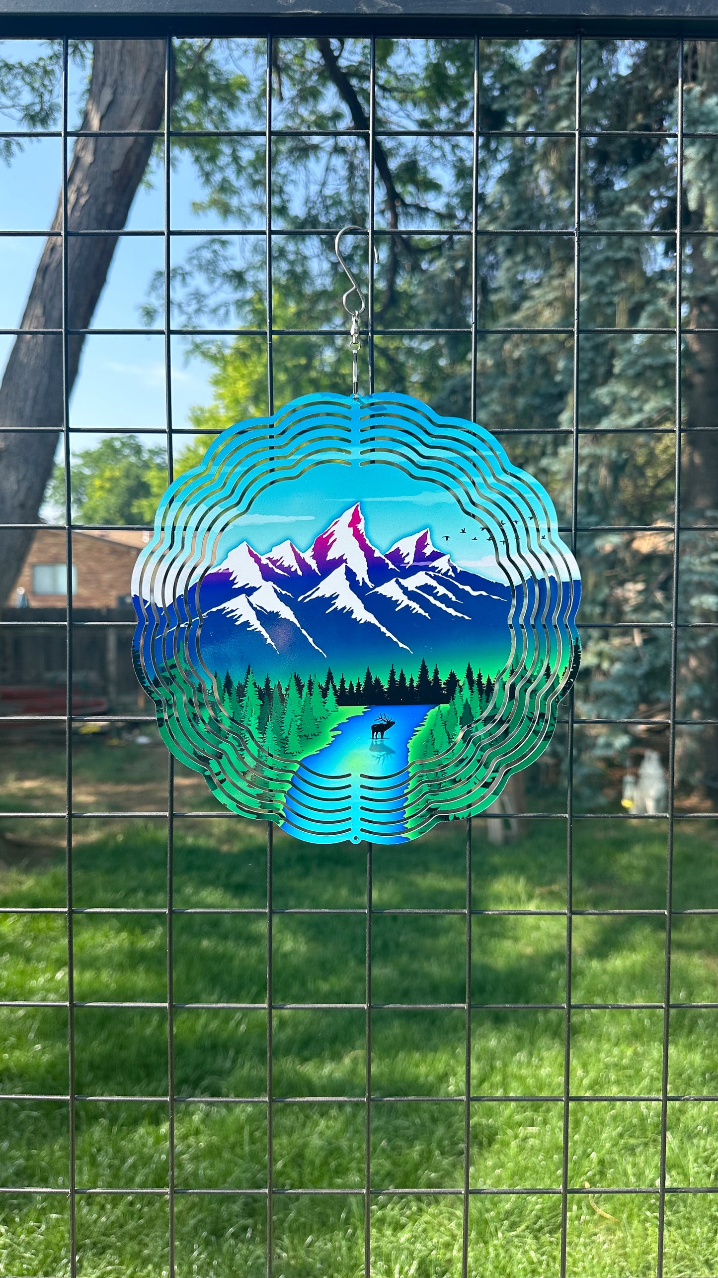 10 Mountain Valley 3D Wind Spinner - Elegant Outdoor Decor for Gardens and Patios