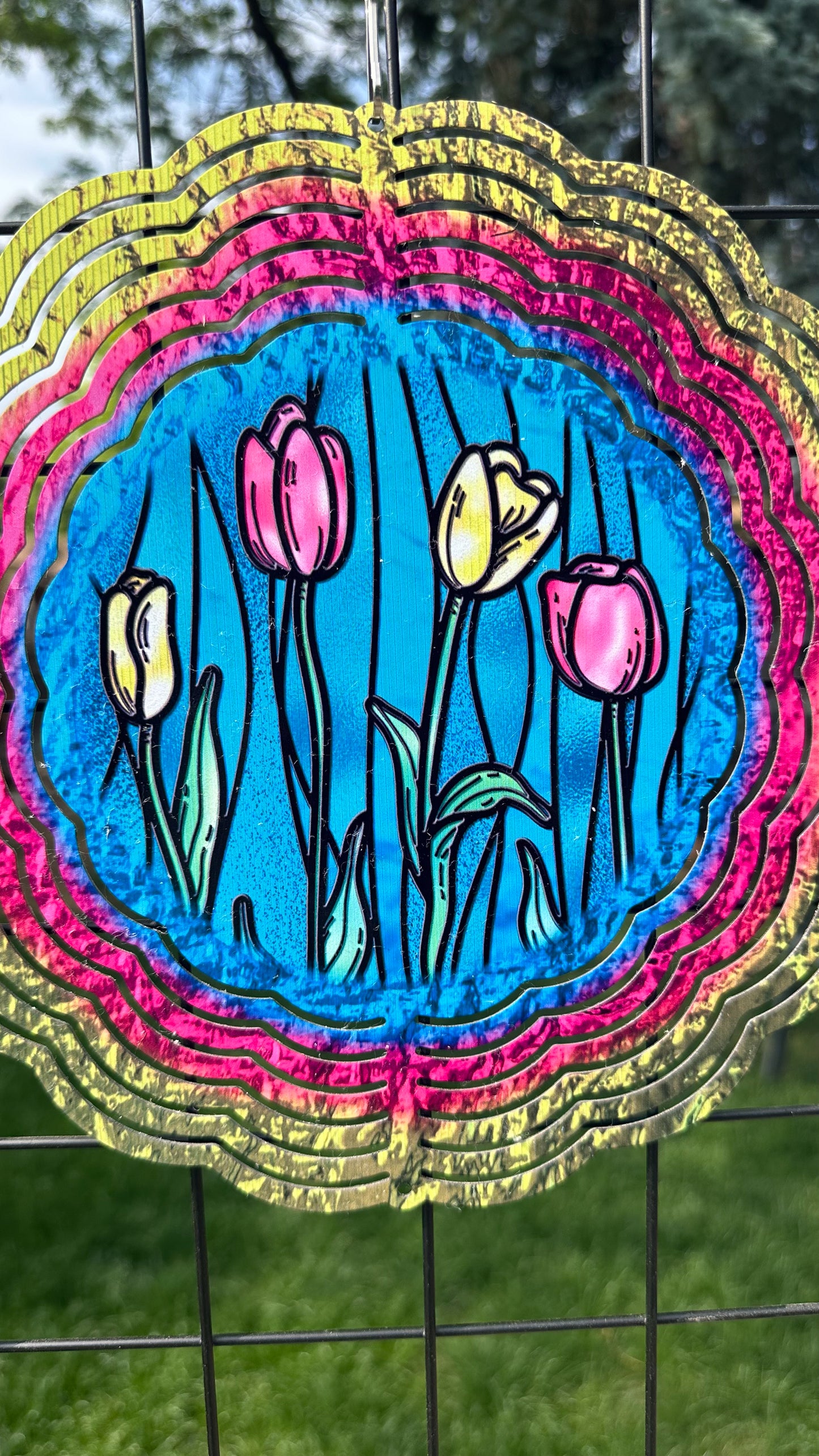 10 Spring Tulip 3D Wind Spinner - Colorful Garden Decor for Outdoor Spaces