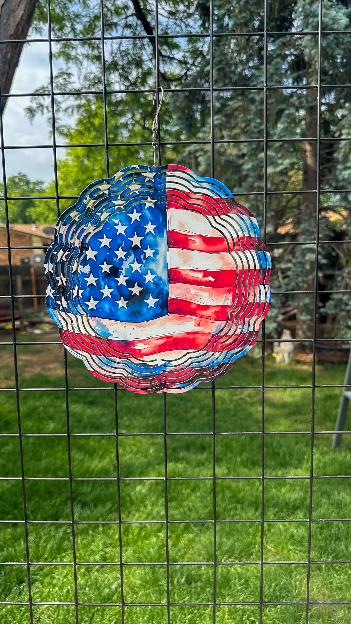 USA Flag 3D Wind Spinner - 10 Patriotic Garden Decor