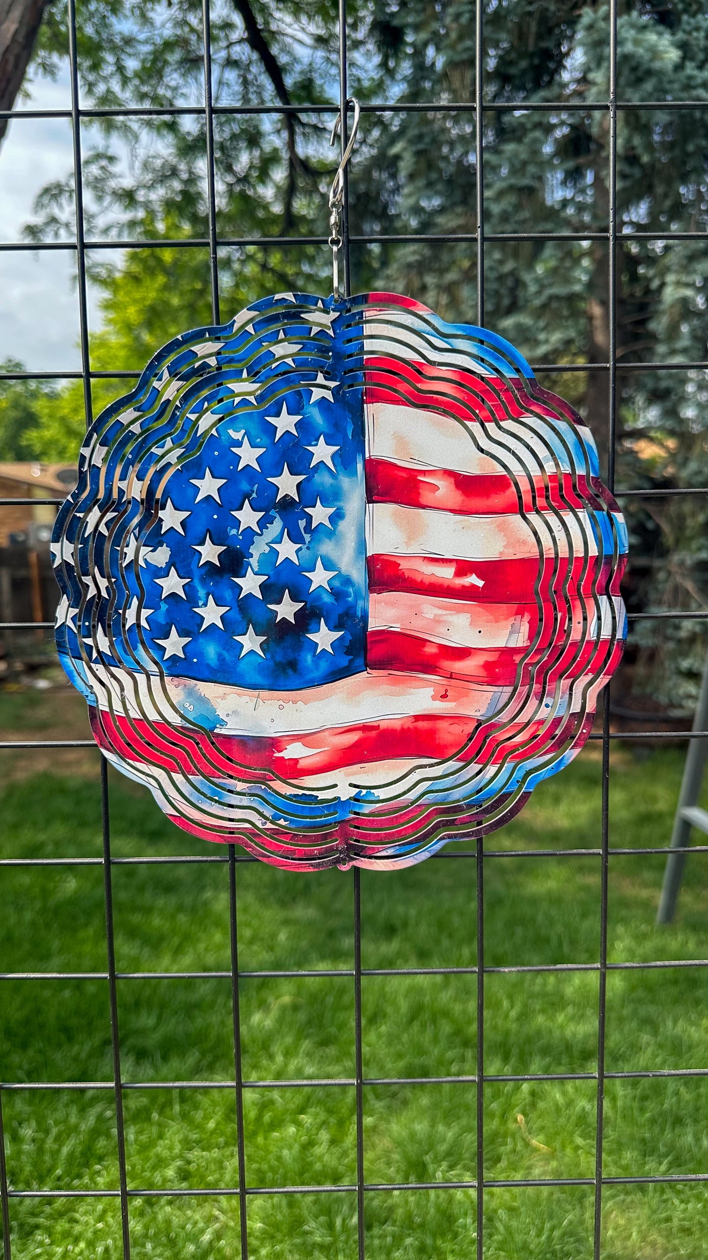 USA Flag 3D Wind Spinner - 10 Patriotic Garden Decor