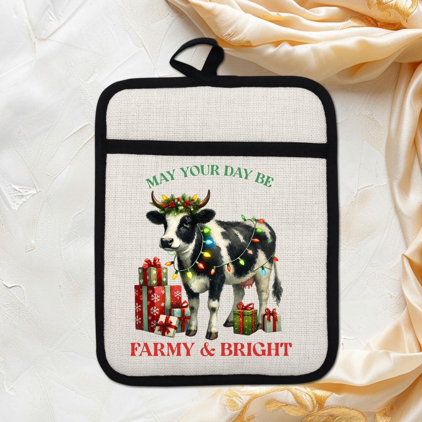 Farmhouse Cow Pot Holder with Christmas Lights  Wreath - Funny Linen Hot Pad for Holiday Kitchen Decor