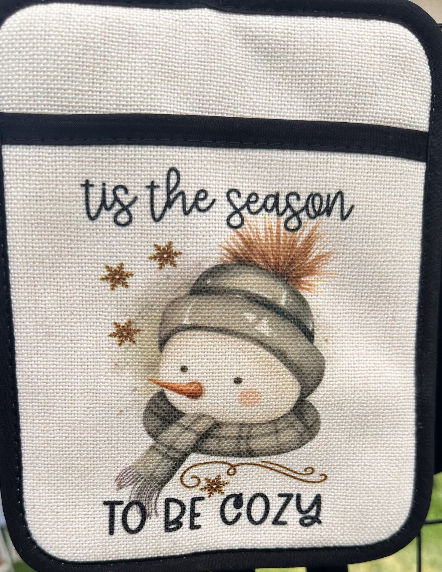 Christmas Oven Mitt, tis the season to be cozy Kitchen Decor, Snowman Oven Mitt