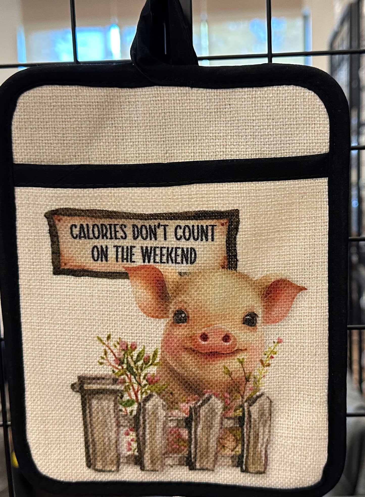 Funny Pig Oven Mitt, Farmgirl Gift, Calories Don't Count, Linen Oven Mitt, Christmas Gift for Mom